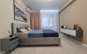 Holly Apartment